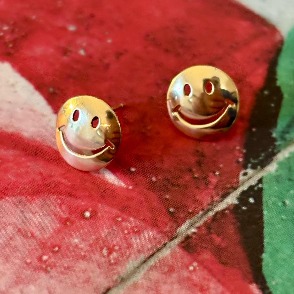 14k Yellow Gold Smiley Face Stud Earrings - Vintage Gold Design